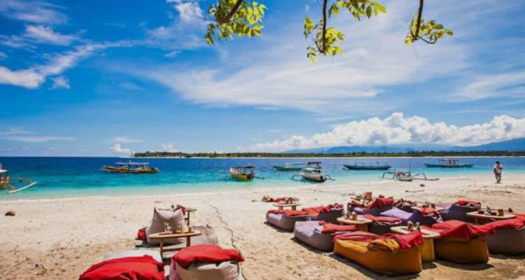 FOTO SUASANA GILI TRAWANGAN