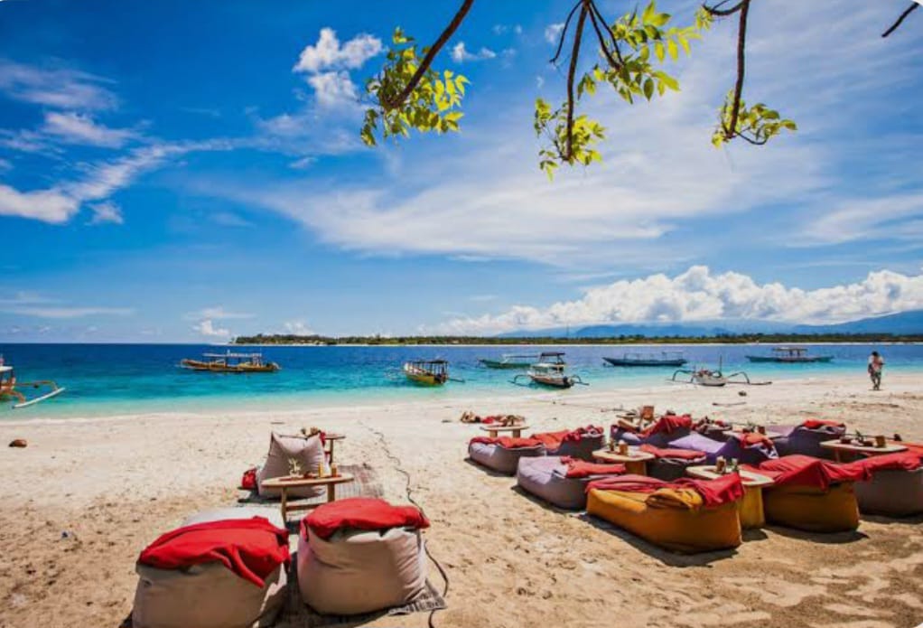 FOTO SUASANA GILI TRAWANGAN