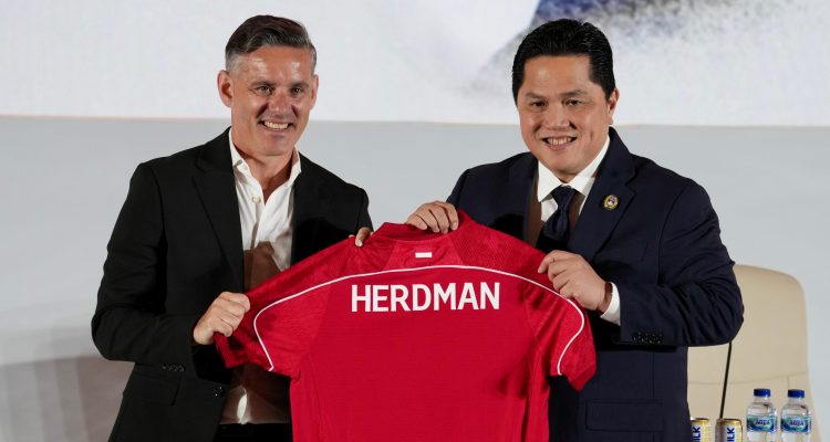 John herdman dan Erik Tohir