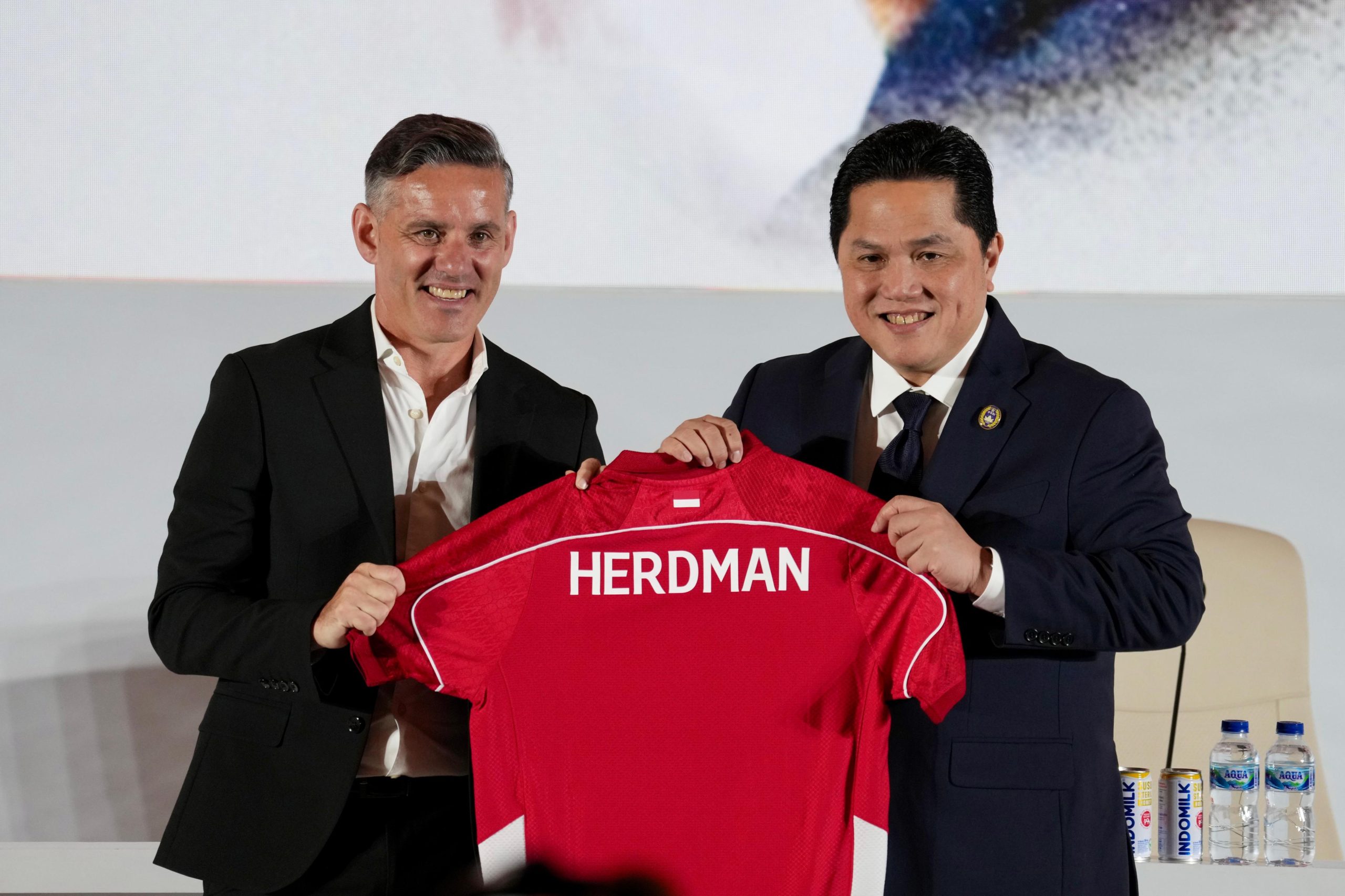 John herdman dan Erik Tohir